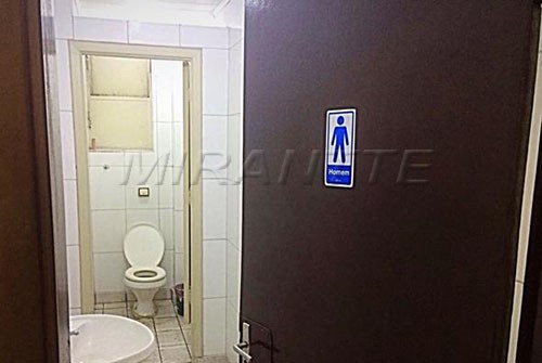 Conjunto comercial em Centro