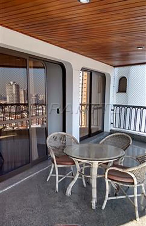 Apartamento de 340m² com 4 quartos em Tatuapé