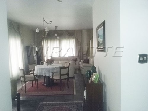 Sobrado de 1800m² com 5 quartos em Vila Amelia
