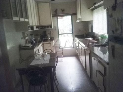 Sobrado de 1800m² com 5 quartos em Vila Amelia