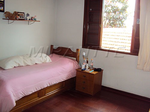 Sobrado de 350m² com 3 quartos em Mandaqui