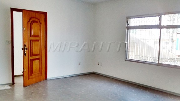 Comercial de 317m² em Vila Constança