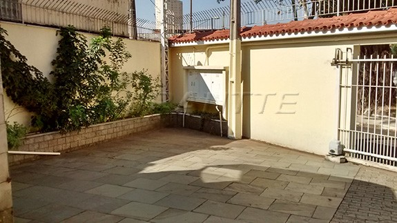 Comercial de 317m² em Vila Constança