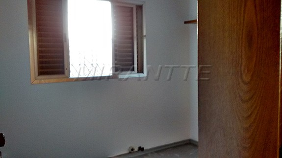 Comercial de 317m² em Vila Constança
