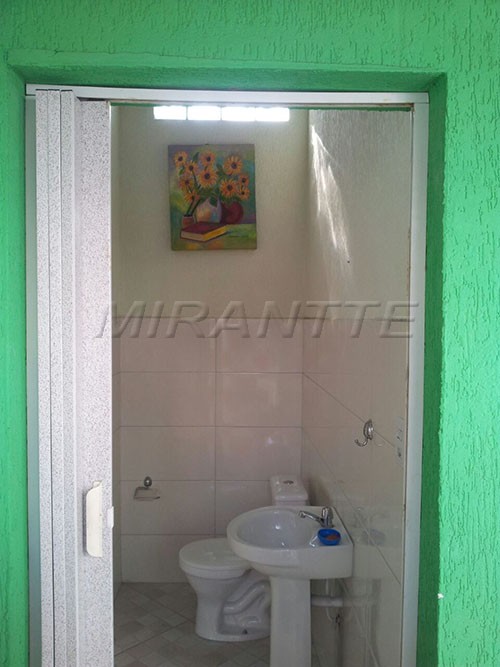 Casa terrea de 130m² com 3 quartos em Jardim Hercilia