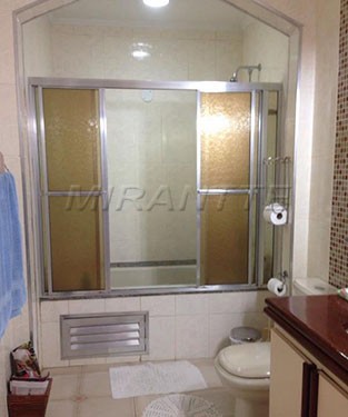 Sobrado de 190m² com 4 quartos em Horto Florestal