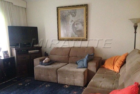 Sobrado de 190m² com 4 quartos em Horto Florestal