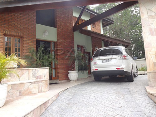 Sobrado de 500m² com 4 quartos em Barro Branco