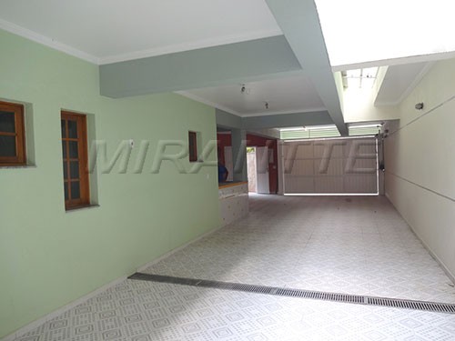 Sobrado de 500m² com 4 quartos em Barro Branco