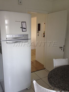 Apartamento de 74m² com 2 quartos em Carandiru