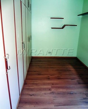 Sobrado de 211m² com 3 quartos em Santa Teresinha