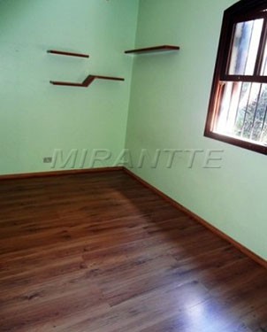 Sobrado de 211m² com 3 quartos em Santa Teresinha