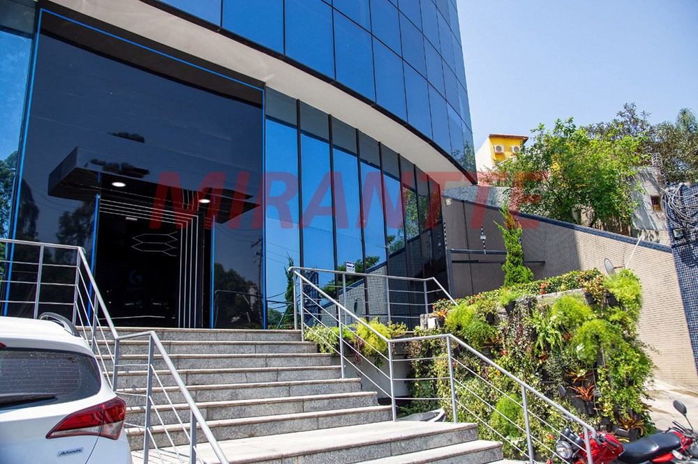 Comercial de 800m² em Parada Inglesa