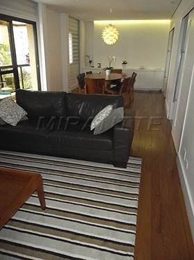 Apartamento de 145m² com 4 quartos em Santana