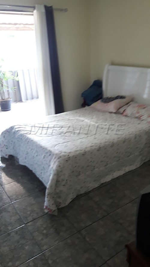 Sobrado de 250m² com 4 quartos em Furnas