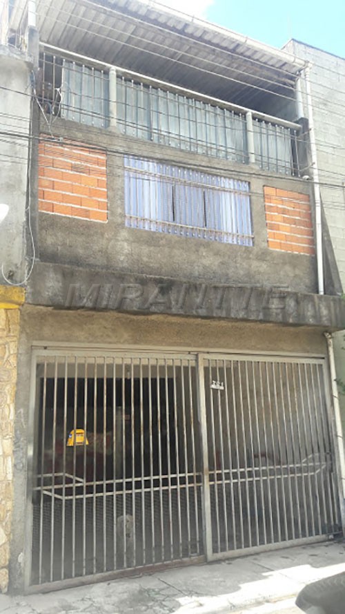 Sobrado de 250m² com 4 quartos em Furnas