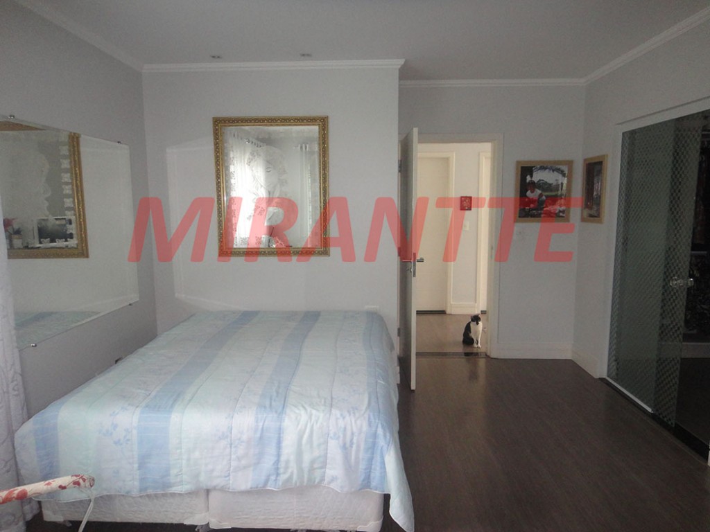 Sobrado de 280m² com 3 quartos em Jardim Guapíra