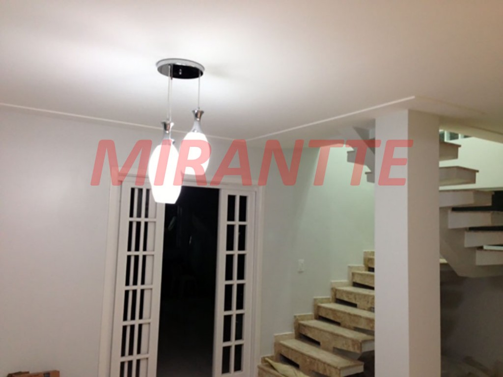 Sobrado de 280m² com 3 quartos em Jardim Guapíra