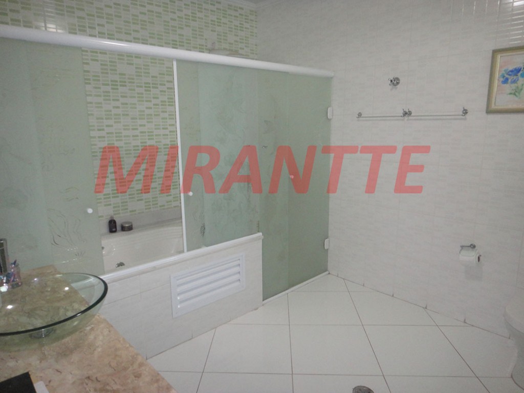Sobrado de 280m² com 3 quartos em Jardim Guapíra