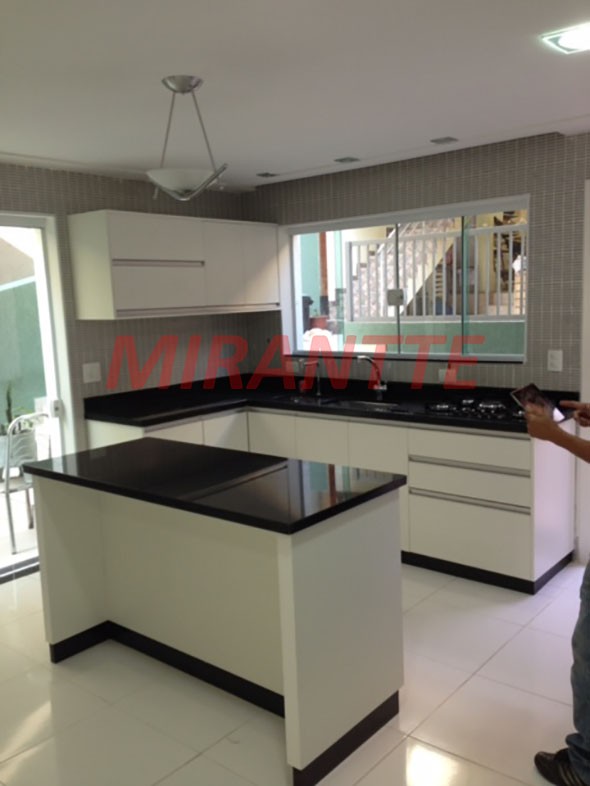 Sobrado de 280m² com 3 quartos em Jardim Guapíra