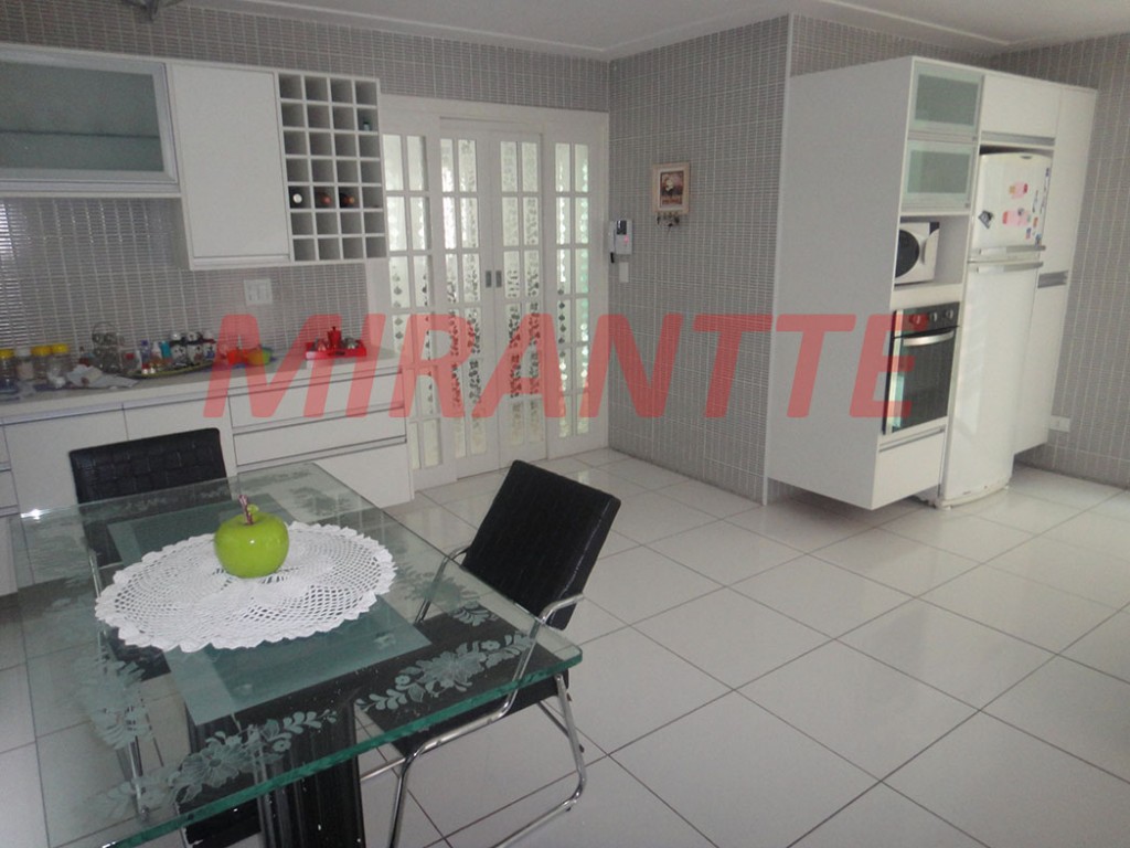 Sobrado de 280m² com 3 quartos em Jardim Guapíra