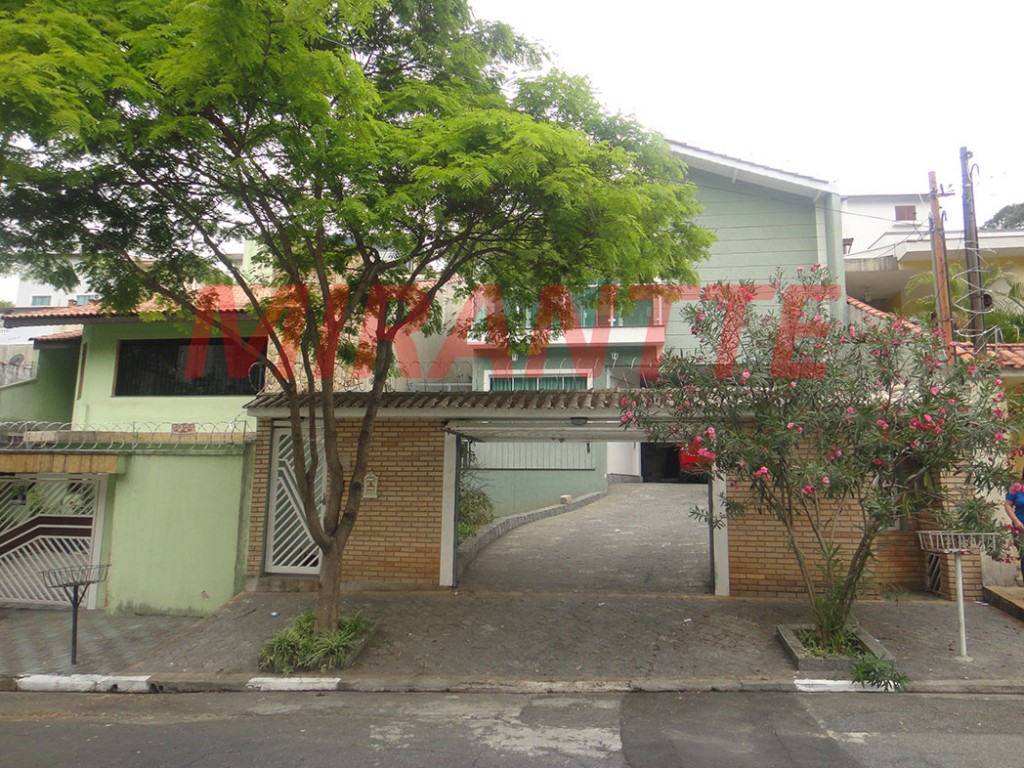 Sobrado de 280m² com 3 quartos em Jardim Guapíra