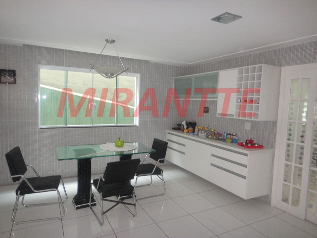 Sobrado de 280m² com 3 quartos em Jardim Guapíra