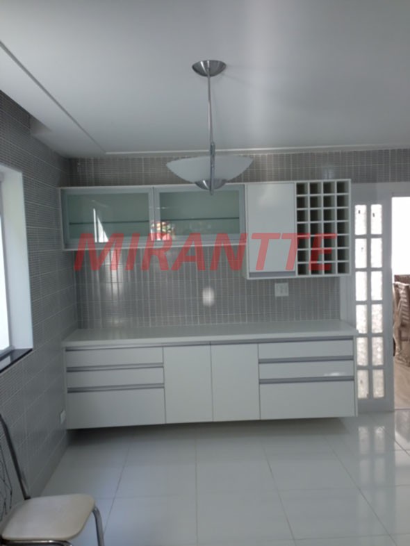 Sobrado de 280m² com 3 quartos em Jardim Guapíra