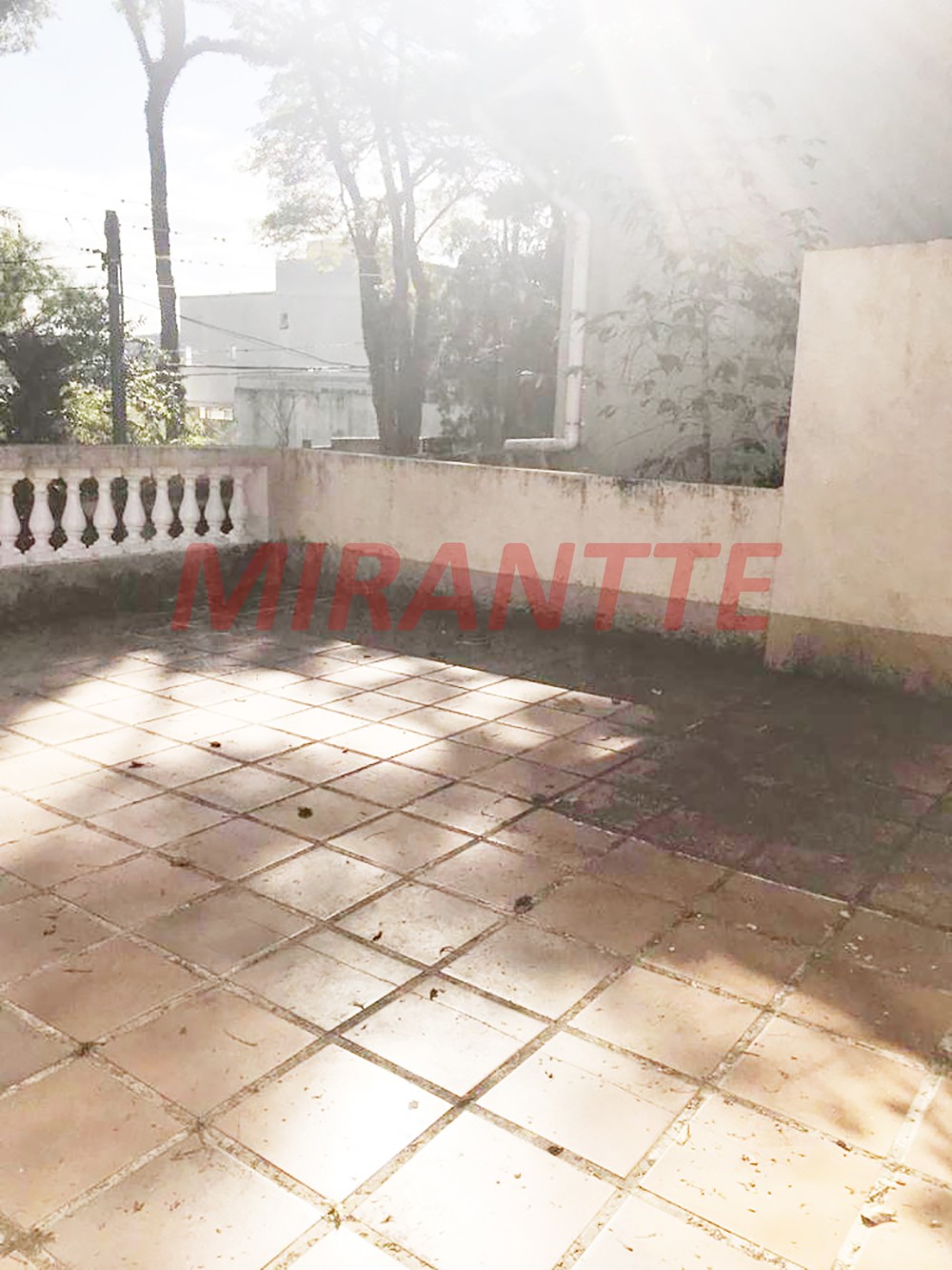 Sobrado de 245m² com 4 quartos em Jardim Floresta