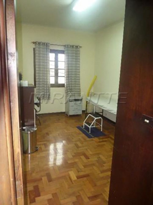 Comercial de 236m² em Penha