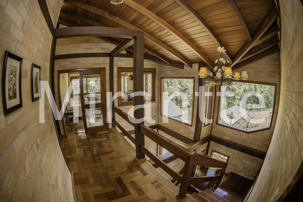 Sobrado de 456m² com 3 quartos em Serra da Cantareira