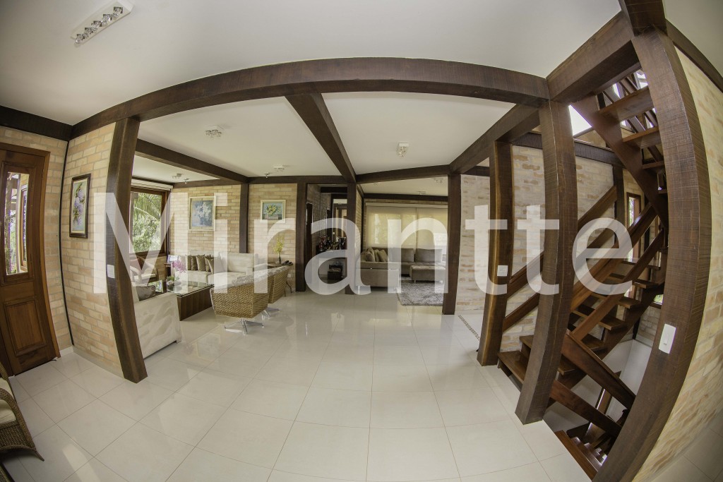 Sobrado de 456m² com 3 quartos em Serra da Cantareira
