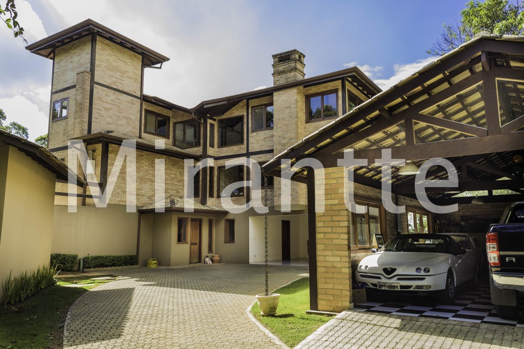 Sobrado de 456m² com 3 quartos em Serra da Cantareira