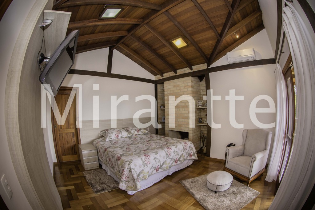Sobrado de 456m² com 3 quartos em Serra da Cantareira