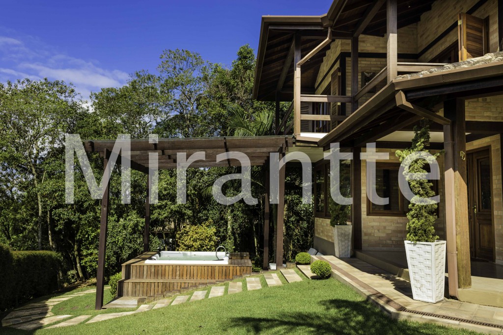 Sobrado de 456m² com 3 quartos em Serra da Cantareira