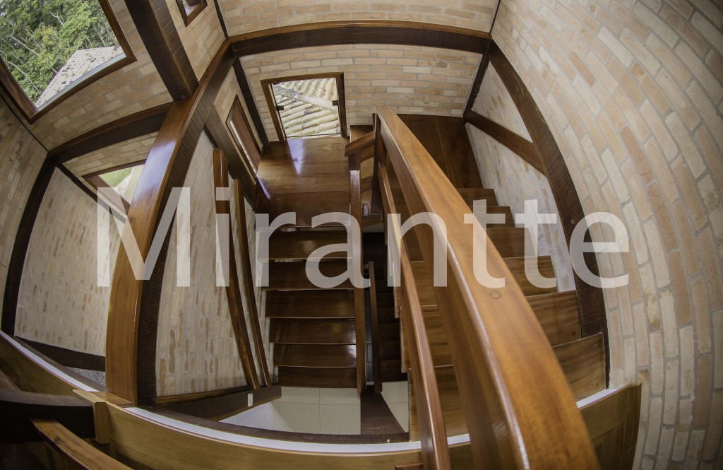 Sobrado de 456m² com 3 quartos em Serra da Cantareira