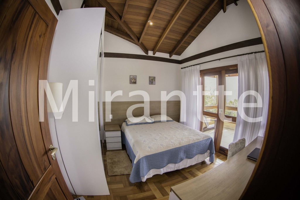 Sobrado de 456m² com 3 quartos em Serra da Cantareira