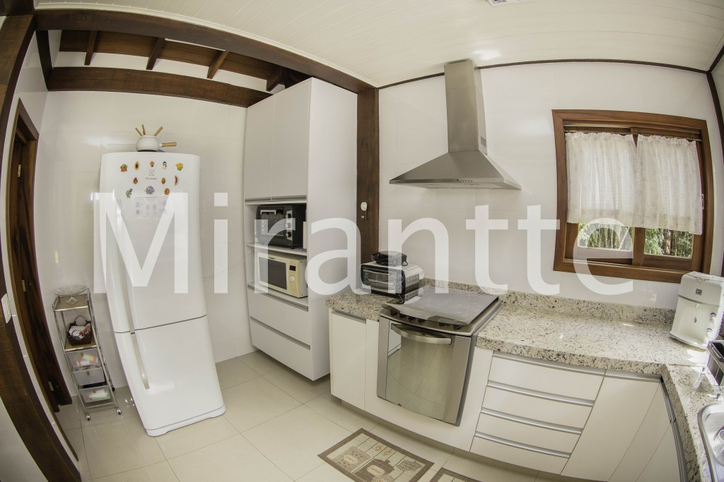 Sobrado de 456m² com 3 quartos em Serra da Cantareira