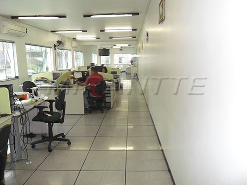 Comercial de 600m² em Santana