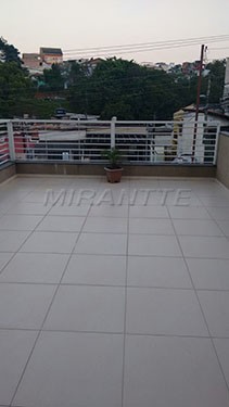 Comercial de 180m² em Vila Mazzei