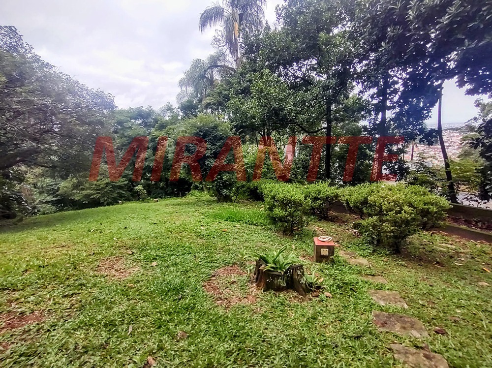 Sobrado de 700m² com 4 quartos em Tremembe