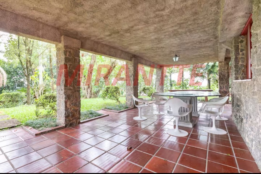 Sobrado de 700m² com 4 quartos em Tremembe