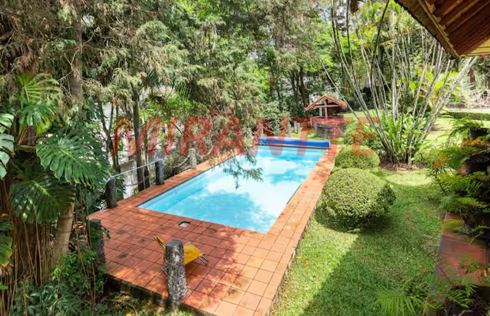 Sobrado de 700m² com 4 quartos em Tremembe