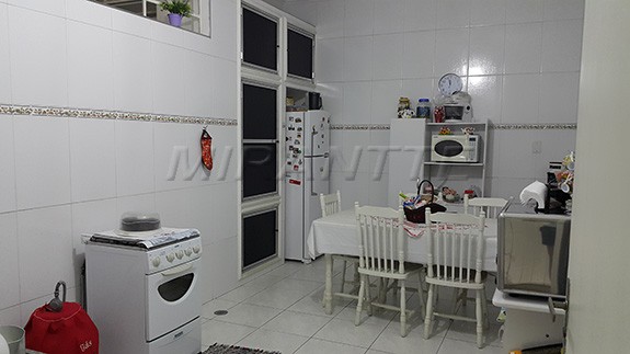 Sobrado de 181m² com 4 quartos em Vila Romana
