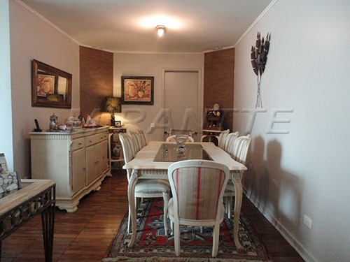 Apartamento de 130m² com 3 quartos em Jardim Paulista