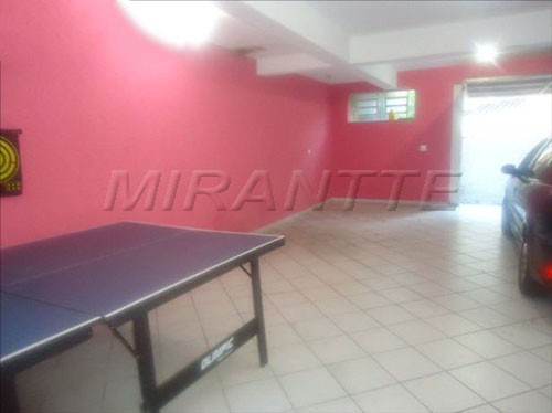 Sobrado de 195m² com 3 quartos em Vila Gustavo