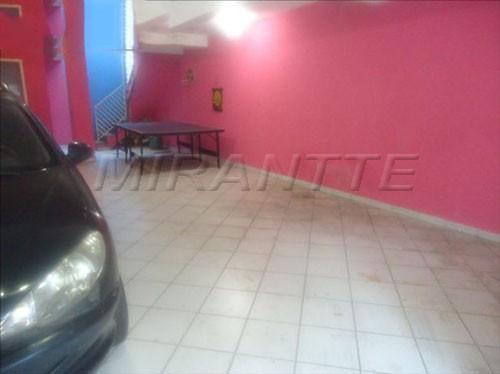 Sobrado de 195m² com 3 quartos em Vila Gustavo