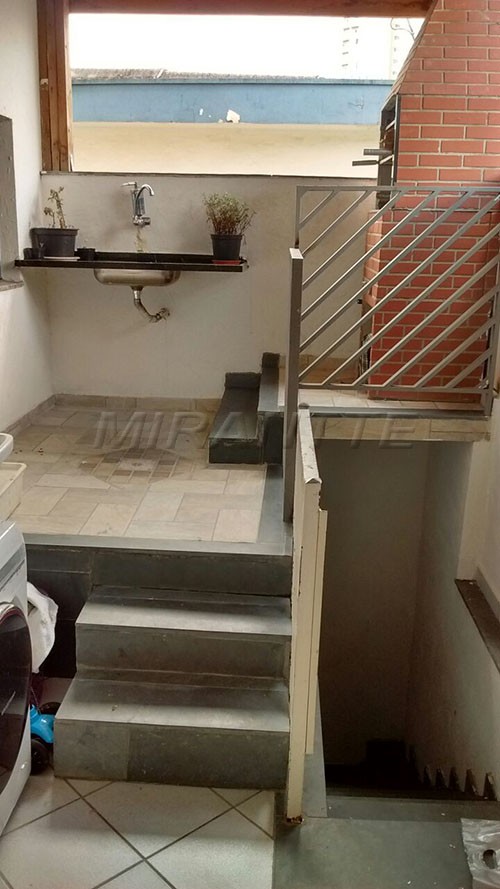 Sobrado de 195m² com 3 quartos em Vila Gustavo