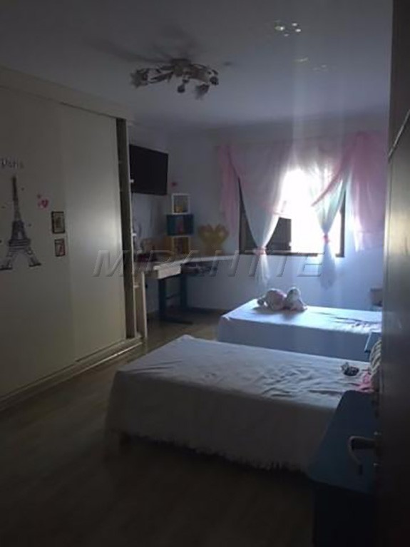 Sobrado de 500m² com 4 quartos em Parque Edu Chaves