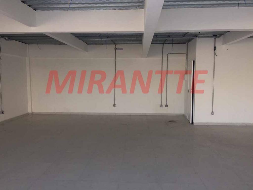 Comercial de 2300m² em Parada Inglesa